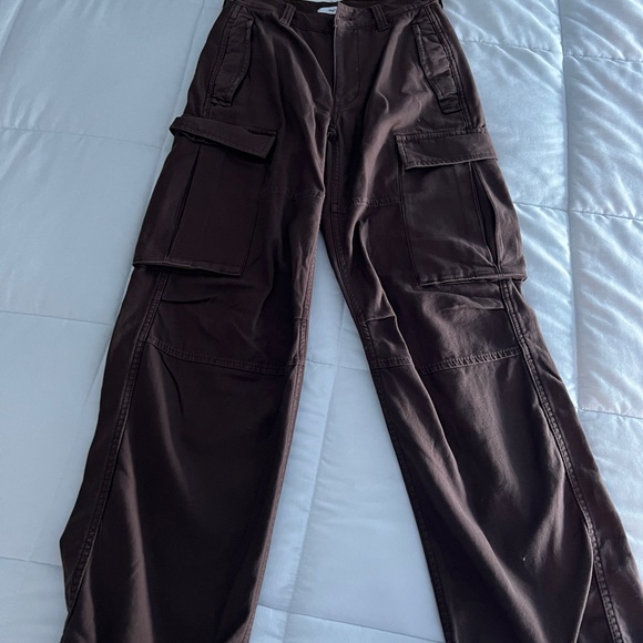 Aritzia CARGO PANTS - Picture 1 of 7